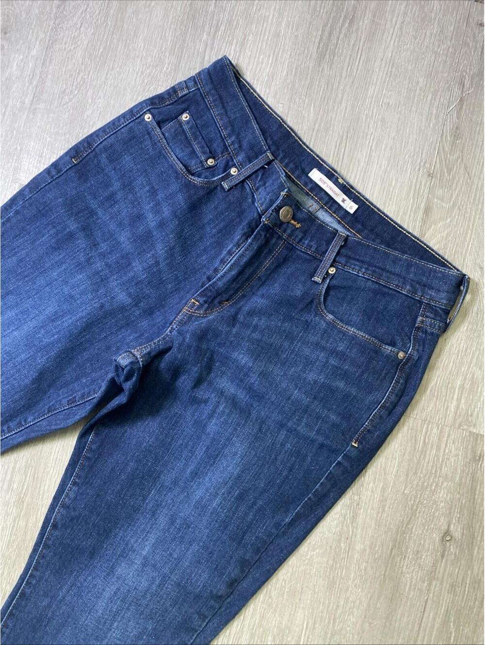 Levi’s 505 Straight Women’s Size 6 Denim Jeans Classic Authentic Cowgirl